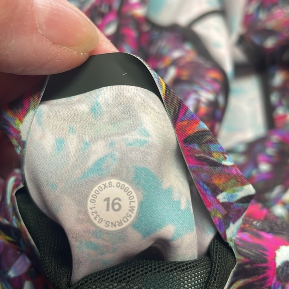 Lululemon Base Pace High-Rise
Running Tight 25" - Floral
Electric Multi  Size 16 - Picture 12 of 13